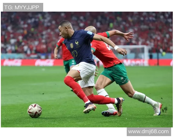 足球战术演变与全球化进程中的文化交流对比分析